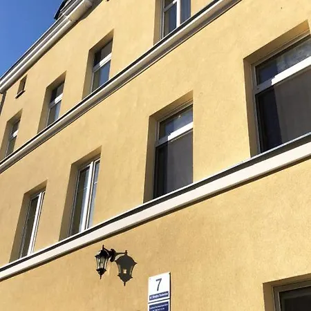 Apartment Port *